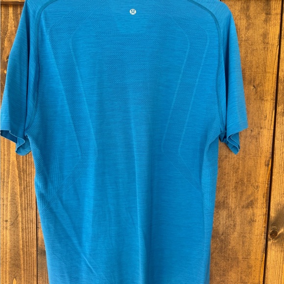 Men's Blue Lululemon Shirt - Picture 2 of 2